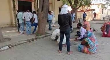 मिश्रिख: #पंचायत चुनाव #कोरोना_कर्फ्यू
आज मछरेहटा खण्ड विकास परिसर में सम्पन्न हुआ पंचायत सदस्यों का नामांकन ।