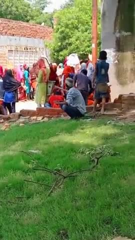 Bakshi ka talab lucknow Bhauli
न ही मास्क है किसी के मुंह पे ना और न ही सेनिटाइजर की व्यवस्था#lucknowstory #lucknow_#