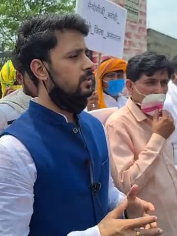 #योगीजी_भदोही_मांगे_जिला_अस्पताल twitter पर  शनिवार 12 बजे से