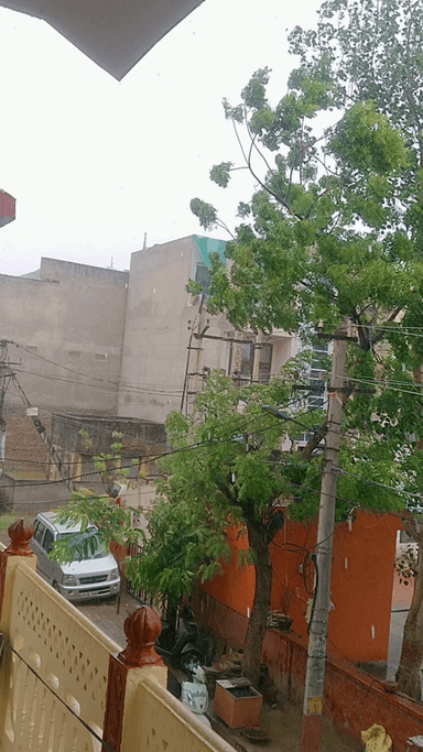 सांगानेर: #tez andhi aur barish ne di logon ko umas bhari garmi se rahat@minakshi parmar#rsawan ke shuru hone ki dastak in Jaipur