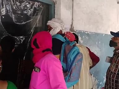 छिंदवाड़ा नगर: सरकारी अस्पताल छिंदवाड़ा में नही हो रहा सोशल डिस्टेंसिंग का पालन
#COVID19 #CHHINDWARA #govthospital