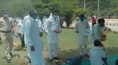 #RahulGandhi के जन्म दिवस पर उप नेता विपक्ष चौ० #आफ़ताब_अहमद जी ने मेडिकल कॉलेज नूह में फल व मास्क वितरित किए @aftab.814
