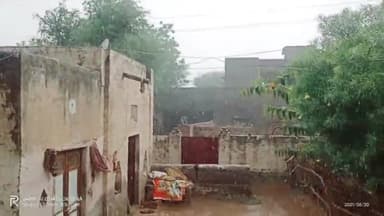 चूरू: रामसरा गांव में दो दिन पड़ी भीषण गर्मी के बाद हुई जोरदार बारिश किसानों में खुशी को लहर #चुरु #रामसरा #योगेशशर्मा