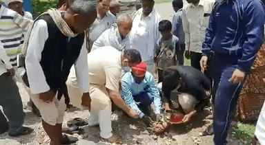 क्षेत्र की ग्राम पंचायत डोडावली में 15 लाख लागत की दो सड़को का शुभारंभ किया। लंबे समय से ग्रामवासी कर रहे थे माँग।
#उदयपुर_ग्रामीण_विधानसभा