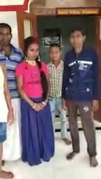 सीतामढ़ी में एक मंदिर के पीछे पकड़ा गया लड़का लड़की को परिजनों द्वारा किया गया मंदिर में शादी#Krishnakumar@