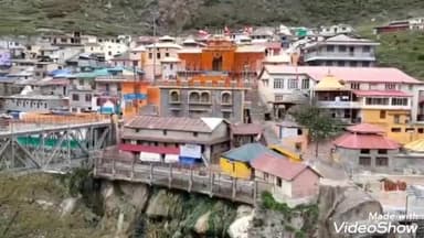 चमोली: स्वास्थ्य विभाग की टीमों द्वारा बद्रीनाथ यात्रा रूट पर विशेष अभियान के तहत 3283 लोगों का किया गया वैक्सीनेशन #badri