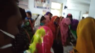 हरसूद: हरसूद अस्पताल में टीकाकरण करवाने के लिए उमड़ी भीड़#Apna_Harsud#vaccinesion #Covid_19