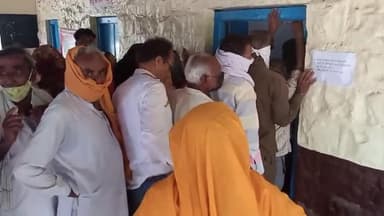 काँटाफोड़ वैक्सिनेशन सेंटर पर कोरोना का दूसरा डोज के लिए लगी लोगो को भीड़। #vaccination_for_covid19 #vaccinated#