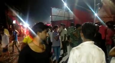 झरिया/जोरापोखर/सिंदरी: #ऊपर कुली में सड़क दुर्घटना
जनाब मनोवर गद्दी के दुकान पर ट्रक चालक नशे के हालत में पाया गया