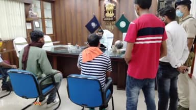 पाकुड़ :- #सत्य_सनातन_संस्था ने स्थानीय समस्याओं को लेकर माननीय उपायुक्त महोदय ,पाकुड़ को पत्र देकर कराया अवगत ।