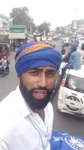 मध्यप्रदेश एक ही परिवार के 5 लोगो कि हत्या कि गई पीड़ित परिवार कि न्याय कि आवाज बुलंद करने पहुचे चन्द्रशेखर #रावण #काफिला