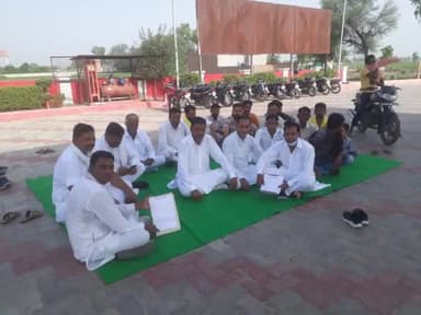 पेट्रोलियम पदार्थों की बढ़ती हुई कीमतों के विरोध में गांव जंडावाली में हस्ताक्षर अभियान #jandawali #hanumangarh