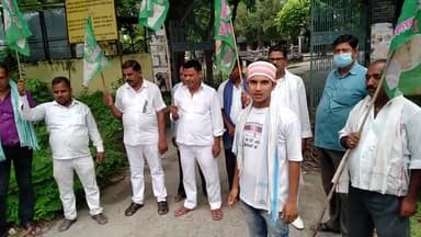 वैशाली: #बहूत_हुआ_महंगाई_का_मार_कुर्शी_छोरों_केंद्र_व_बिहार_सरकार,,,
#आपका_भाई- संजय पासवान वैशाली, बिहार
