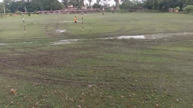 मेहसी: mehsi high school field me car driving kar field ko kharab Kiya ja raha h. #field ke rakh rakhaw me kami ke karan
