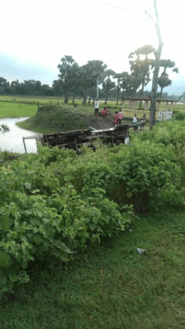 टनकुप्पा: TANKUPP क्षेत्र के भदान मोड़ पे रात एक बजे पिकअप ने मारा धका#tankupapolice ko सूचना दी गई#कैमरा मैन गौरव कुमार voice # s
