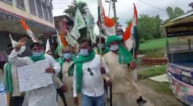 हर जोर जुल्म की टक्कर में संघर्ष हमारा नारा है
जय जवान जय किसान
इंकलाब जिंदाबाद
#नेता_नहीं_बेटा
#किसान_नेता_राजूकुमा