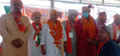 घट्टिया: ग्राम झिंतरखेड़ी में हुई आज बीजेपी मंडल की पहली बैठक जो #कोरोना_महामारी के चलते 2 सालों से बंद थी।