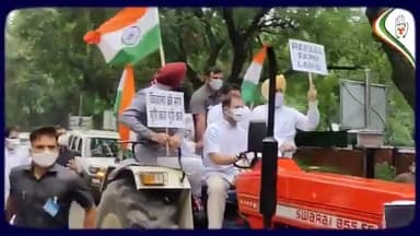 लिख रहा हूं मैं अंजाम, जिसका कल आगाज आएगा
मेरे लहू का हर एक कतरा, इंकलाब लाएगा !✊
#RahulGandhiWithFarmers