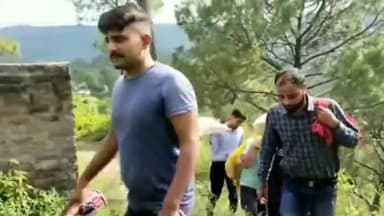 कलोल: निर्धन बुजुर्ग दंपति के लिए सहारा बने युवा,तांबड़ी स्थित घर में पहुंचकर दिया राशन और आर्थिक मदद
#Kalol #PoorFamily