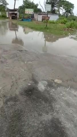 चकिया पिपरा: ye dekhiye pani se bhara road
#place#bihar#madhuchapra#