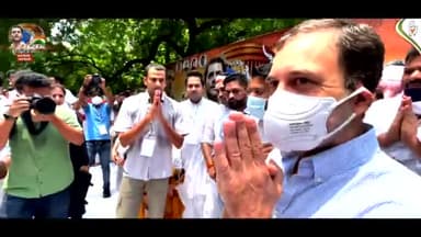 संघर्षो के साए में इतिहास हमारा पलता है,
जिस ओर जवानी चलती है, उस ओर जमाना चलता है।
#SansadGherao