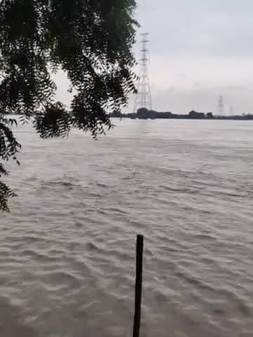 वाराणसी ने बढ़ता हुआ गंगा का जल स्तर लोगो का जनजीवन हुआ अस्तव्यस्त #flooding