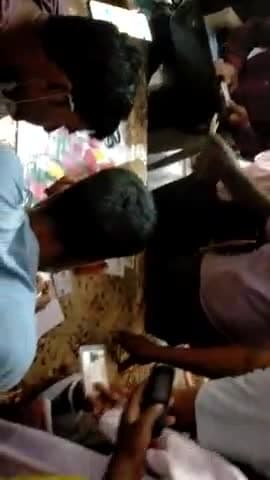 कनखल वैकसिन सेण्टर पर गाइडलाइन की उडी धजिया #Covin#haridwar#news#