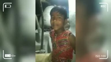आरती को एक नही दारू को तीस दुनिया मे हो गया अंधेर माता, बच्चे का गाना हुआ वायरल || Viral Video
#floodbihar #news