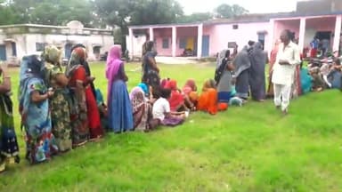 सीतामऊ: ग्राम पंचायत #दलावदा में  11,8, 21 को वैक्सीनेशन जिसमें 150 वैक्सीन लगी जिसमें निमिता होने के कारण सिर्फ महिला के लगाने