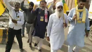 सिंघु बॉर्डर पर योगेंद्र यादव जी के साथ जय किसान आंदोलन के साथी
#farmarsprotest