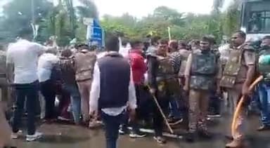 वाह रे ढोंगियों... मक्कारो... #Shame
अपना सिर पटकता खान्ग्रेसी । #भोपवल
