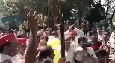 मुरादाबाद- सपा सांसद #एसटीहसन भूले राष्ट्रीय गान।
#सपा #राष्ट्रीयगान
