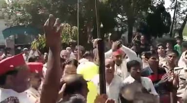 #समाजबादी बालो से राष्ट्रीय गान भी नही आता और ये सांसद बने बैठे है