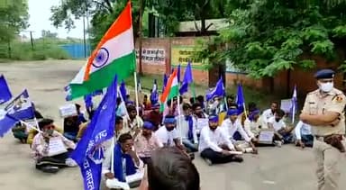 राजस्थान में सभी जिला मुख्यालय पर obc की जनगणना करवाने के लिए #भीम_आर्मी ने मोर्चा खोल दिया है । #आसपा