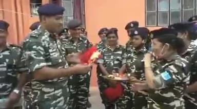 बिहार में एसएसबी के जवानों ने पूरे उत्साह के साथ #रक्षाबंधन का त्योहार मनाया ...
#SSB
#ForwardBulletin
#रक्षाबंधन