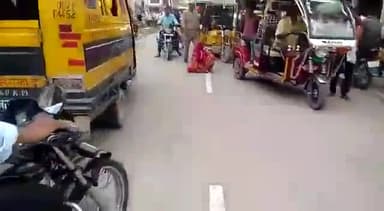 #शराबी महीला ने किया हंगामा #खागा
#कोतवाली क्षेत्र में खागा नगर के #चौक चैराहे #किशनपुर #फतेहपुर #विजयपुर #DM #co