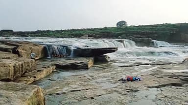 A trip "Quety Fall" District Rewa, State MP:
a awesome moments there
#sanjeetpro