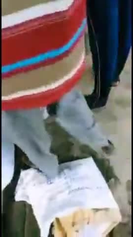 डेरापुर: पुरा मामला कानपुर देहात के गाँव खटिया का है किसान भाई को राशन न दिया और गली भी बहुत दी #kisani #sarkaiwork