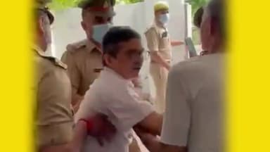 योगी आदित्यनाथ के खिलाफ चुनाव लड़ने की घोषणा करना पूर्व IPS अधिकारी अमिताभ ठाकुर को महंगा पड़ गया❓#muddekibaat #jobaathai