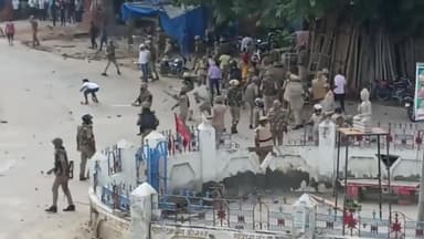 #दुःखद ।
सौरिख तिराहे छिबरामऊ में भगवान बुद्ध की प्रतिमा को, प्रशासन द्वारा रात के 2 बजे हटवा दी गई है
#नमो_बुद्धाय