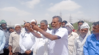कोलायत: #अक्कासर-पांच सूत्री मांगों को लेकर क्षेत्र के #किसानों ने बिजली विभाग के कर्मचारियों के खिलाफ जैसलमेर हाईवे किया जाम।