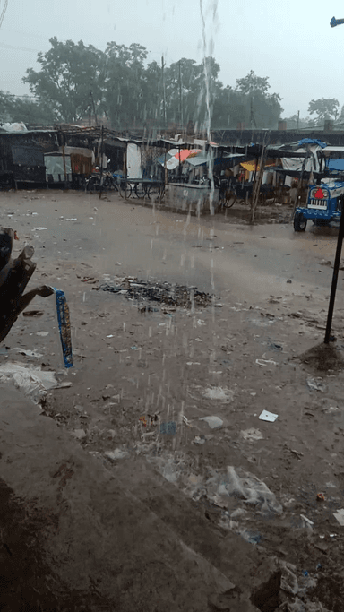 मुरैना नगर: मुरैना बस स्टेंड से नहीं है पानी का कोई भी निकास यहां ग्राहक और दुकानदार सबारी सब परेशान #collectormorena #nagarnigam