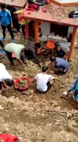 बाराकोट: लड़ीधूरा मंदिर का पुनः निर्माण कार्य
#उत्ततखंड#चंपावत#बाराकोट #लड़ीधूरा