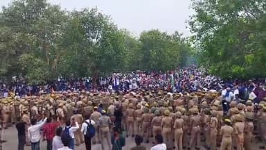 लखनऊ के तापमान में आया उछाल बड़े भाई चंद्रशेखर आजाद जी के पहुंचते ही गर्मी बढ़ गई है।
#69000शिक्षकभर्ती_आरक्षण_दो