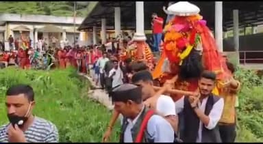मां #नंदा देवी लोग जाति यात्रा पहुंची #देवालl
बेराधार से अगले पड़ाव के लिए निकलेगी #डोली-आज ll