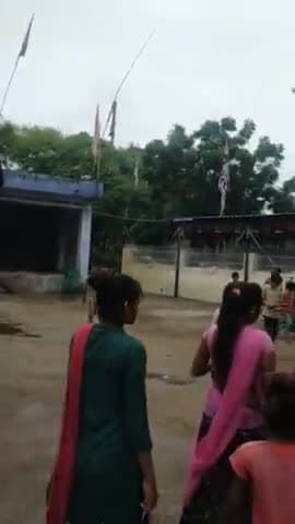 राशमी: उपखंड पावली गांव में नाग पंचमी पर वीर तेजाजी महाराज के स्थान पर ग्रामीण अपनी-अपनी खीर से धूप देते हुवे, #पावली
