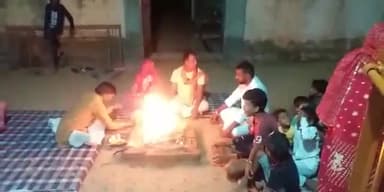 #जय_बाबा_री
बाबा रामदेव जी मन्दिर प्रागण में किया हवन परमेशवर लाल लोहरा अपने परिवार व मोहल्ले वासियों ने