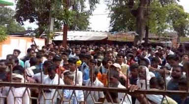 बिक्रम: #सैदाबाद-कनपा#पंचायत से#पार्वती देवी ने भरा #नामांकन का पर्चा।वे #मुखिया पद से चुनाव लड़ रही है।दो बार यह चुकी है#मुखिया