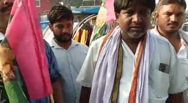 बिहार सरकार द्वारा फर्जी शराबबंदी एवं छपरा में सांसद निधि से खरीदी गई एम्बुलेंस का शराब की तस्करी में दुरूपयोग के खिलाफ जन अधिकार पार्टी (लो) बाढ के साथियों ने पुतला दहन किया।
#ReleasePappuYadav