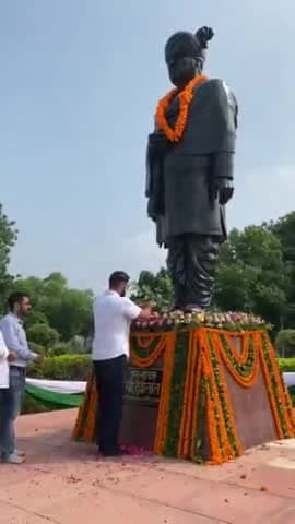 फरीदाबाद: #फरीदाबाद जेजेपी के युवा जिला अध्यक्ष नलिन हुड्डा ने चौ देवीलाल जी को दी श्रधांजलि
@jjpyuvafaridabad
#devilal